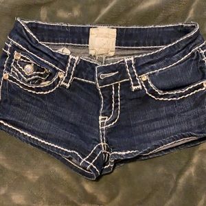 La idol jean shorts